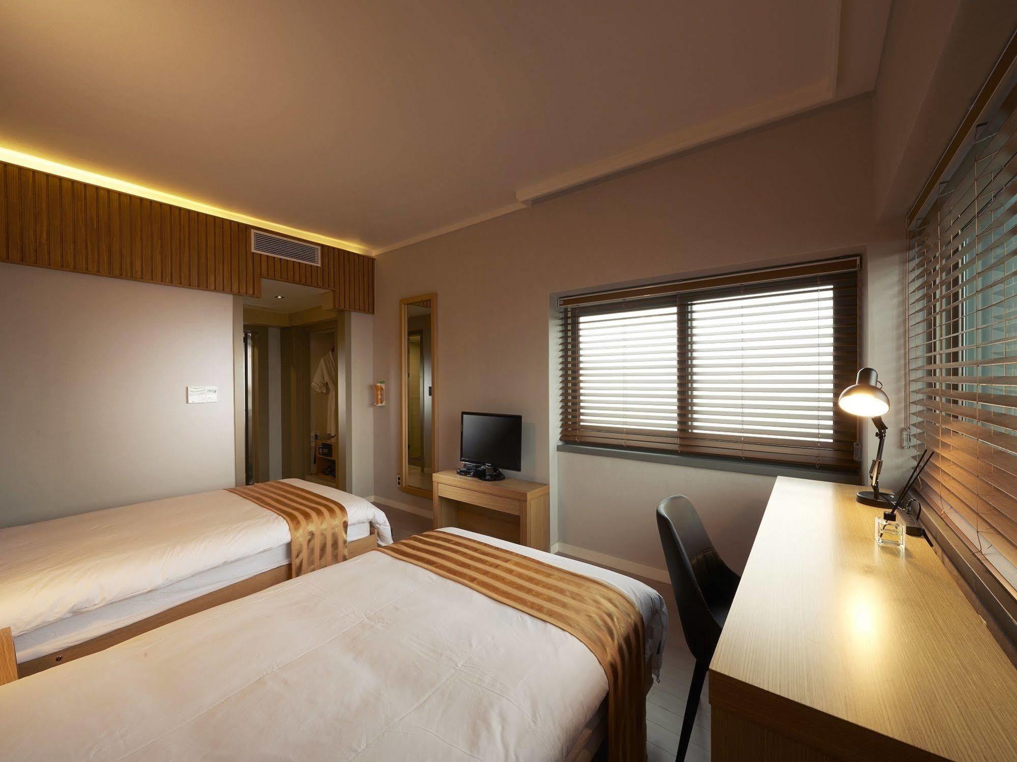 Benikea Hotel Marina Jeju Extérieur photo